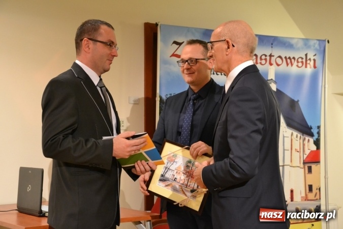 Zdjęcie w galerii na portalu naszraciborz.pl: Nowe autobusy i deputat soku malinowego, czyli 65-lecie raciborskiego PKS-u wiadomości z regionu