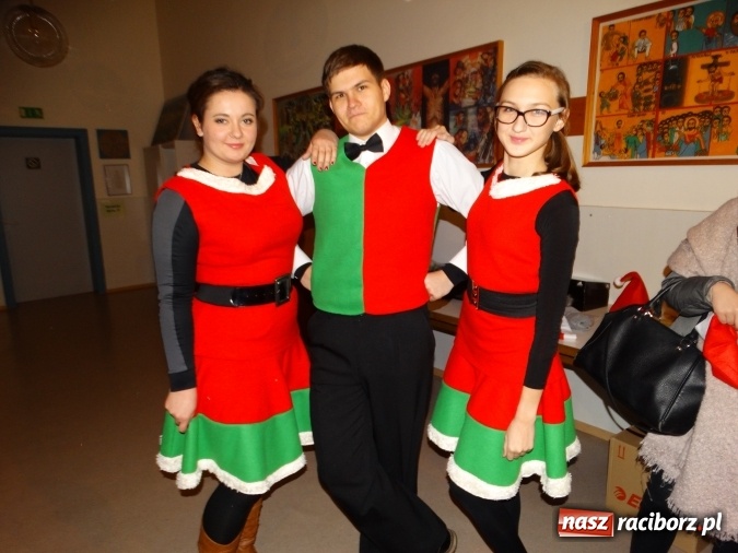 Zdjęcie w galerii na portalu naszraciborz.pl: Raciborzanie wśród przyjaciół, czyli występy młodych artystów MDK z Raciborza w sercu Bawarii - część I  wiadomości z regionu