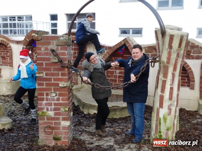 Zdjęcie w galerii na portalu naszraciborz.pl: Raciborzanie wśród przyjaciół, czyli występy młodych artystów MDK z Raciborza w sercu Bawarii - część I  wiadomości z regionu