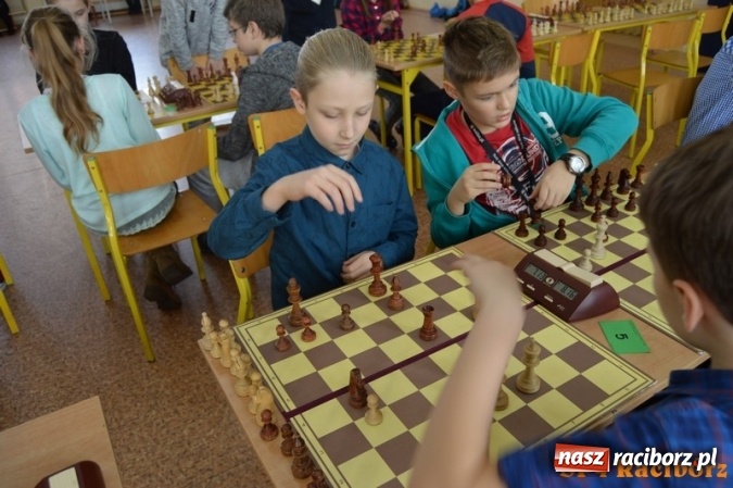 Zdjęcie w galerii na portalu naszraciborz.pl: XII Mikołajkowy Turniej Szachowy w SP4 wiadomości z regionu