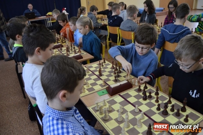 Zdjęcie w galerii na portalu naszraciborz.pl: XII Mikołajkowy Turniej Szachowy w SP4 wiadomości z regionu