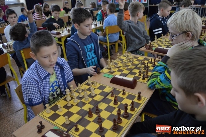Zdjęcie w galerii na portalu naszraciborz.pl: XII Mikołajkowy Turniej Szachowy w SP4 wiadomości z regionu