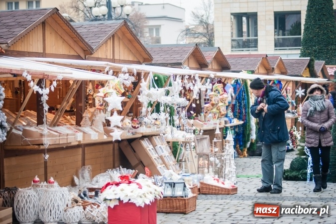 Zdjęcie w galerii na portalu naszraciborz.pl: Dziś rozpoczął się Jarmark Bożonarodzeniowy wiadomości z regionu