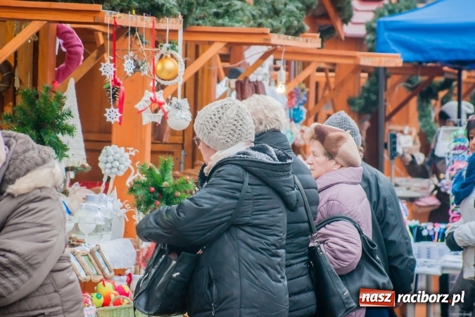 Zdjęcie w galerii na portalu naszraciborz.pl: Dziś rozpoczął się Jarmark Bożonarodzeniowy wiadomości z regionu