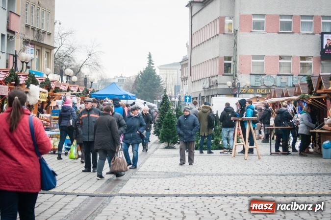 Zdjęcie w galerii na portalu naszraciborz.pl: Dziś rozpoczął się Jarmark Bożonarodzeniowy wiadomości z regionu