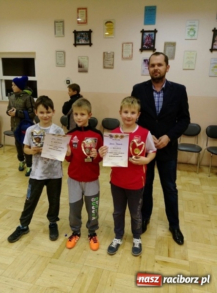 Zdjęcie w galerii na portalu naszraciborz.pl: Gminny turniej tenisa stołowego o Puchar Burmistrza Krzanowic wiadomości z regionu