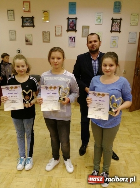 Zdjęcie w galerii na portalu naszraciborz.pl: Gminny turniej tenisa stołowego o Puchar Burmistrza Krzanowic wiadomości z regionu