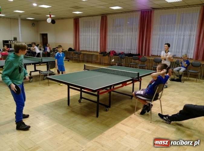 Zdjęcie w galerii na portalu naszraciborz.pl: Gminny turniej tenisa stołowego o Puchar Burmistrza Krzanowic wiadomości z regionu