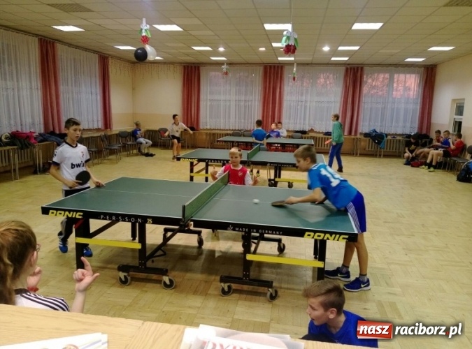 Zdjęcie w galerii na portalu naszraciborz.pl: Gminny turniej tenisa stołowego o Puchar Burmistrza Krzanowic wiadomości z regionu