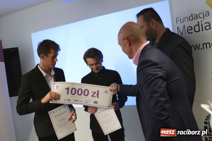 Zdjęcie w galerii na portalu naszraciborz.pl: Młodzi programiści z ZST walczą ze smogiem w Rybniku wiadomości z regionu