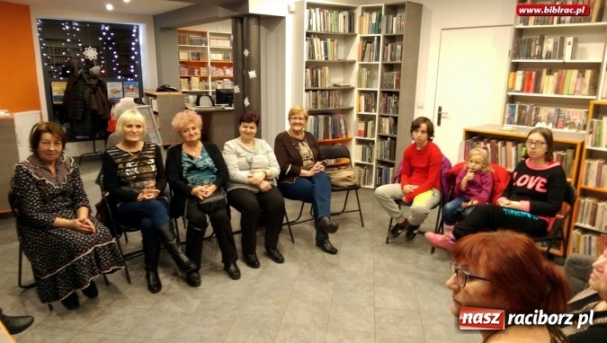 Zdjęcie w galerii na portalu naszraciborz.pl: Grudniowe poetyckie spotkanie Klubu Przyjaciół Biblioteki na Ostrogu  wiadomości z regionu