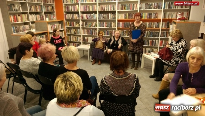 Zdjęcie w galerii na portalu naszraciborz.pl: Grudniowe poetyckie spotkanie Klubu Przyjaciół Biblioteki na Ostrogu  wiadomości z regionu