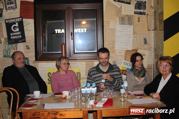 Zdjęcie w galerii na portalu naszraciborz.pl: Moczki i kutie na Końcu Świata wiadomości z regionu