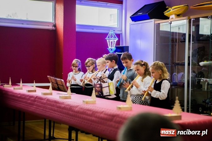 Zdjęcie w galerii na portalu naszraciborz.pl: XVI edycja Wojewódzkiego Konkursu Mistrz Fletu wiadomości z regionu