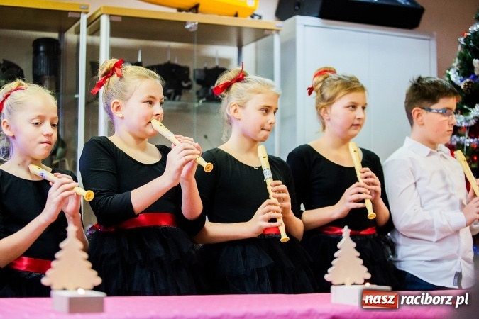 Zdjęcie w galerii na portalu naszraciborz.pl: XVI edycja Wojewódzkiego Konkursu Mistrz Fletu wiadomości z regionu