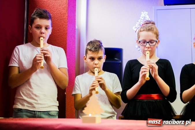 Zdjęcie w galerii na portalu naszraciborz.pl: XVI edycja Wojewódzkiego Konkursu Mistrz Fletu wiadomości z regionu