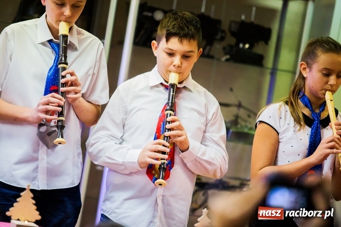 Zdjęcie w galerii na portalu naszraciborz.pl: XVI edycja Wojewódzkiego Konkursu Mistrz Fletu wiadomości z regionu