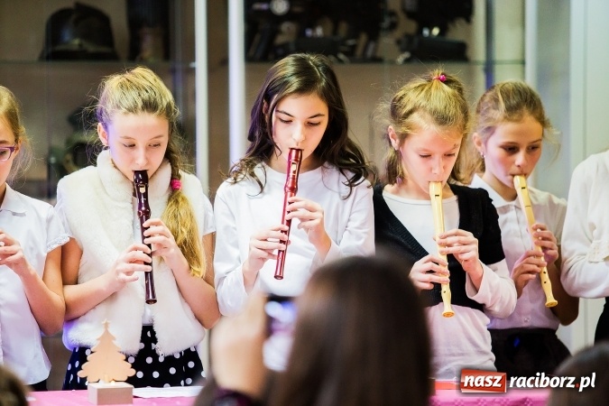 Zdjęcie w galerii na portalu naszraciborz.pl: XVI edycja Wojewódzkiego Konkursu Mistrz Fletu wiadomości z regionu