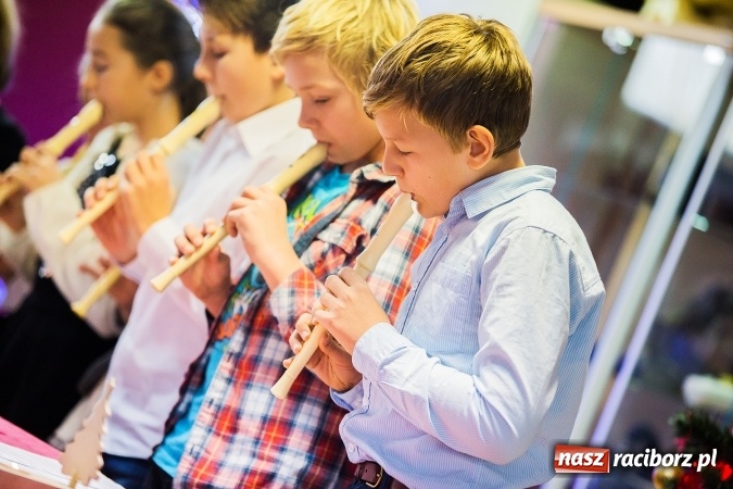 Zdjęcie w galerii na portalu naszraciborz.pl: XVI edycja Wojewódzkiego Konkursu Mistrz Fletu wiadomości z regionu