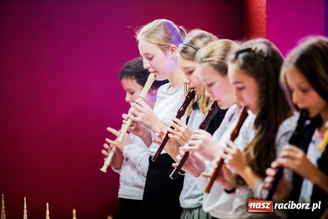 Zdjęcie w galerii na portalu naszraciborz.pl: XVI edycja Wojewódzkiego Konkursu Mistrz Fletu wiadomości z regionu