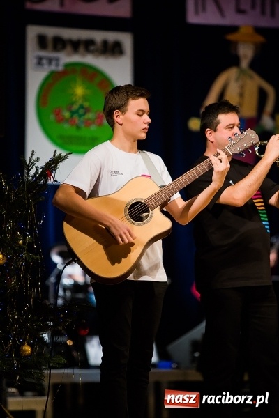 Zdjęcie w galerii na portalu naszraciborz.pl: Zgrana paka spod trzepaka - XVI Gwiazdka Serc za nami FOTOREPORTAŻ wiadomości z regionu