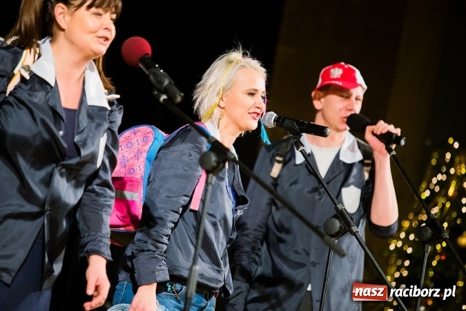 Zdjęcie w galerii na portalu naszraciborz.pl: Zgrana paka spod trzepaka - XVI Gwiazdka Serc za nami FOTOREPORTAŻ wiadomości z regionu