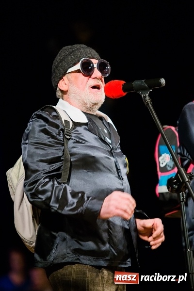 Zdjęcie w galerii na portalu naszraciborz.pl: Zgrana paka spod trzepaka - XVI Gwiazdka Serc za nami FOTOREPORTAŻ wiadomości z regionu