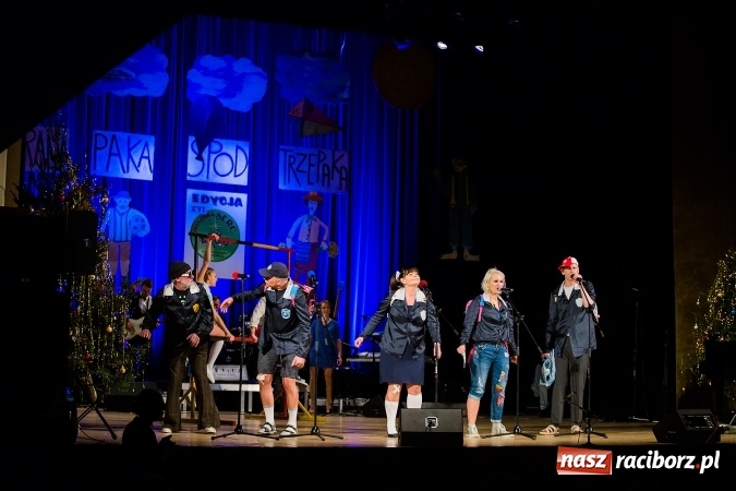 Zdjęcie w galerii na portalu naszraciborz.pl: Zgrana paka spod trzepaka - XVI Gwiazdka Serc za nami FOTOREPORTAŻ wiadomości z regionu