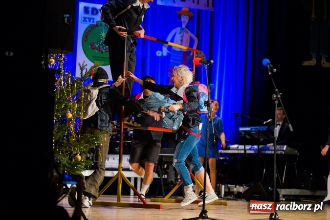 Zdjęcie w galerii na portalu naszraciborz.pl: Zgrana paka spod trzepaka - XVI Gwiazdka Serc za nami FOTOREPORTAŻ wiadomości z regionu