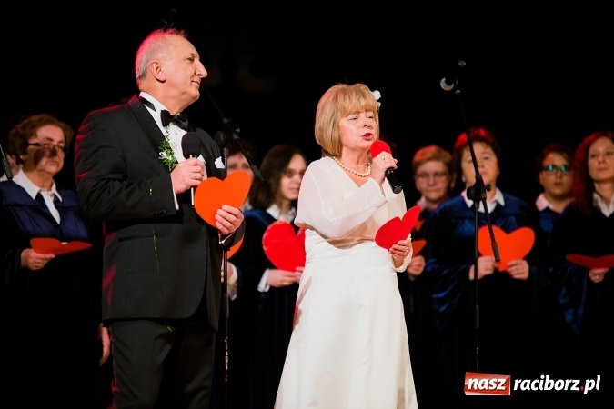 Zdjęcie w galerii na portalu naszraciborz.pl: Zgrana paka spod trzepaka - XVI Gwiazdka Serc za nami FOTOREPORTAŻ wiadomości z regionu