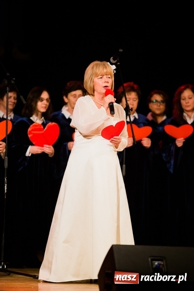 Zdjęcie w galerii na portalu naszraciborz.pl: Zgrana paka spod trzepaka - XVI Gwiazdka Serc za nami FOTOREPORTAŻ wiadomości z regionu