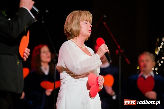 Zdjęcie w galerii na portalu naszraciborz.pl: Zgrana paka spod trzepaka - XVI Gwiazdka Serc za nami FOTOREPORTAŻ wiadomości z regionu