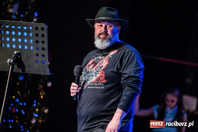 Zdjęcie w galerii na portalu naszraciborz.pl: Zgrana paka spod trzepaka - XVI Gwiazdka Serc za nami FOTOREPORTAŻ wiadomości z regionu