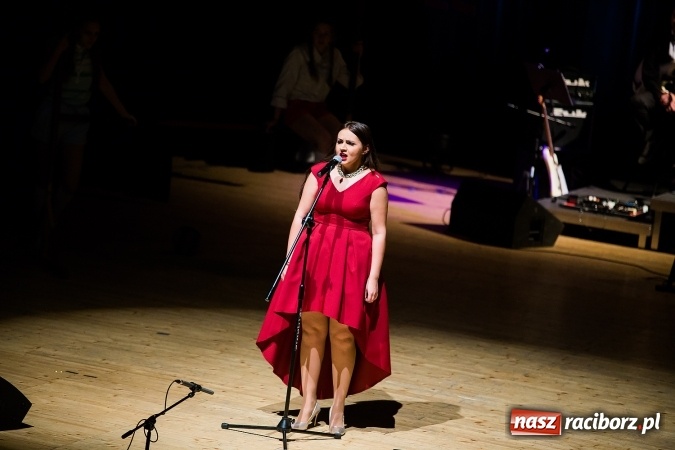 Zdjęcie w galerii na portalu naszraciborz.pl: Zgrana paka spod trzepaka - XVI Gwiazdka Serc za nami FOTOREPORTAŻ wiadomości z regionu