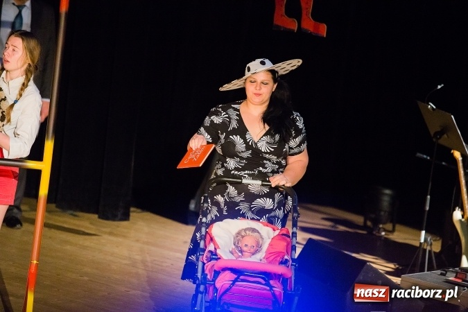 Zdjęcie w galerii na portalu naszraciborz.pl: Zgrana paka spod trzepaka - XVI Gwiazdka Serc za nami FOTOREPORTAŻ wiadomości z regionu