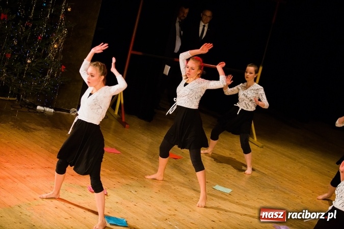 Zdjęcie w galerii na portalu naszraciborz.pl: Zgrana paka spod trzepaka - XVI Gwiazdka Serc za nami FOTOREPORTAŻ wiadomości z regionu