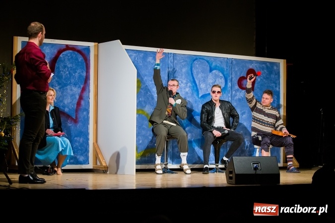 Zdjęcie w galerii na portalu naszraciborz.pl: Zgrana paka spod trzepaka - XVI Gwiazdka Serc za nami FOTOREPORTAŻ wiadomości z regionu