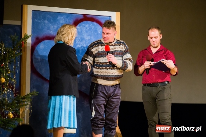 Zdjęcie w galerii na portalu naszraciborz.pl: Zgrana paka spod trzepaka - XVI Gwiazdka Serc za nami FOTOREPORTAŻ wiadomości z regionu