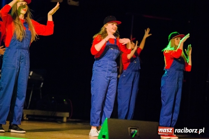 Zdjęcie w galerii na portalu naszraciborz.pl: Zgrana paka spod trzepaka - XVI Gwiazdka Serc za nami FOTOREPORTAŻ wiadomości z regionu