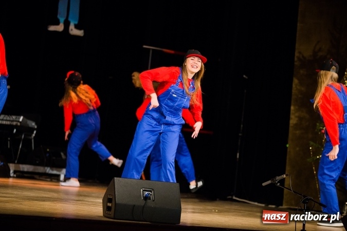 Zdjęcie w galerii na portalu naszraciborz.pl: Zgrana paka spod trzepaka - XVI Gwiazdka Serc za nami FOTOREPORTAŻ wiadomości z regionu