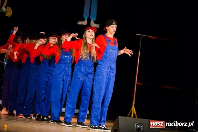 Zdjęcie w galerii na portalu naszraciborz.pl: Zgrana paka spod trzepaka - XVI Gwiazdka Serc za nami FOTOREPORTAŻ wiadomości z regionu