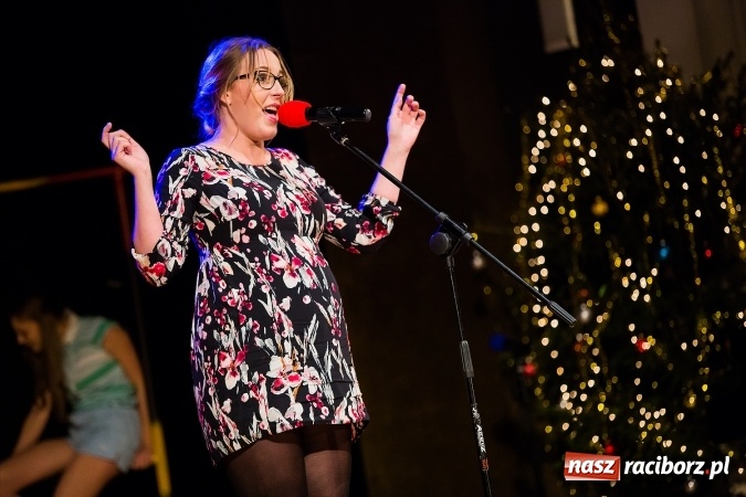 Zdjęcie w galerii na portalu naszraciborz.pl: Zgrana paka spod trzepaka - XVI Gwiazdka Serc za nami FOTOREPORTAŻ wiadomości z regionu