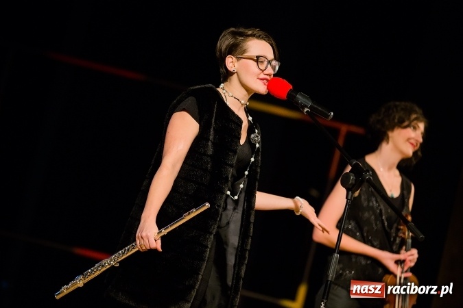 Zdjęcie w galerii na portalu naszraciborz.pl: Zgrana paka spod trzepaka - XVI Gwiazdka Serc za nami FOTOREPORTAŻ wiadomości z regionu