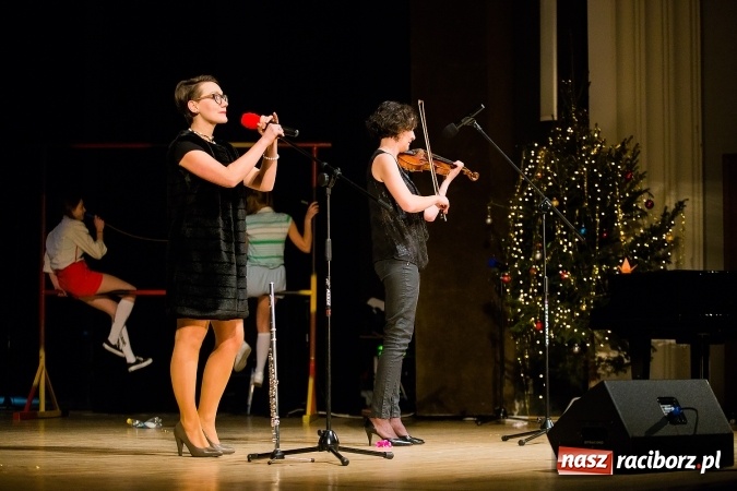 Zdjęcie w galerii na portalu naszraciborz.pl: Zgrana paka spod trzepaka - XVI Gwiazdka Serc za nami FOTOREPORTAŻ wiadomości z regionu