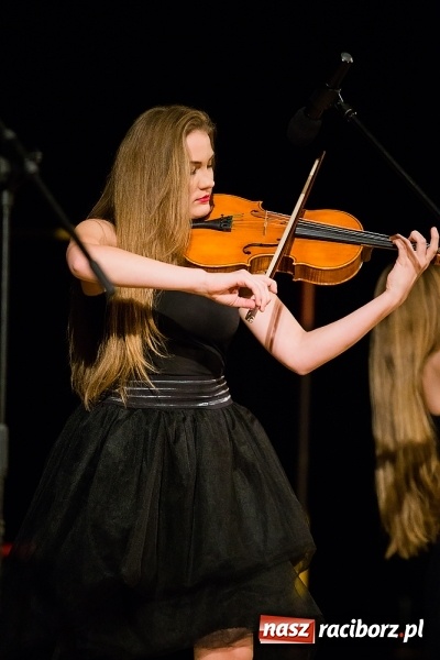 Zdjęcie w galerii na portalu naszraciborz.pl: Zgrana paka spod trzepaka - XVI Gwiazdka Serc za nami FOTOREPORTAŻ wiadomości z regionu