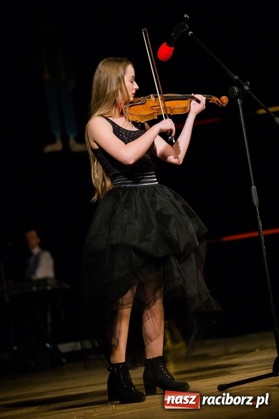 Zdjęcie w galerii na portalu naszraciborz.pl: Zgrana paka spod trzepaka - XVI Gwiazdka Serc za nami FOTOREPORTAŻ wiadomości z regionu