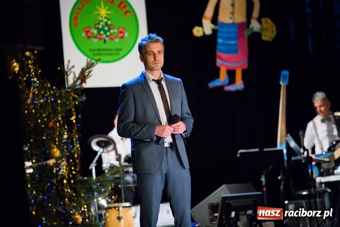 Zdjęcie w galerii na portalu naszraciborz.pl: Zgrana paka spod trzepaka - XVI Gwiazdka Serc za nami FOTOREPORTAŻ wiadomości z regionu