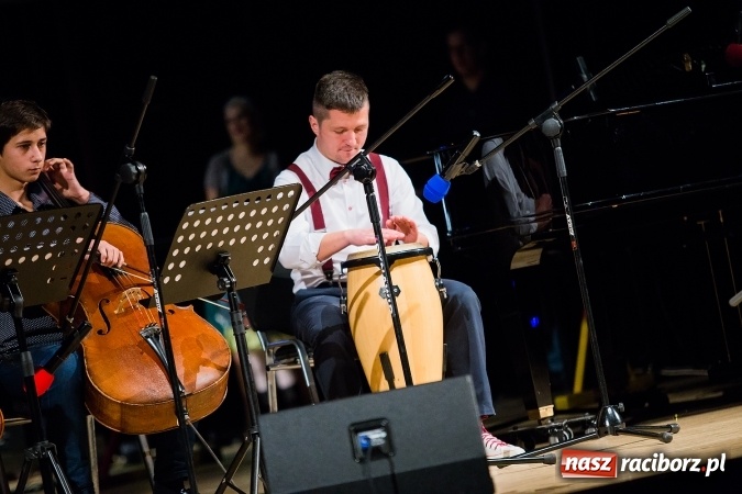 Zdjęcie w galerii na portalu naszraciborz.pl: Zgrana paka spod trzepaka - XVI Gwiazdka Serc za nami FOTOREPORTAŻ wiadomości z regionu
