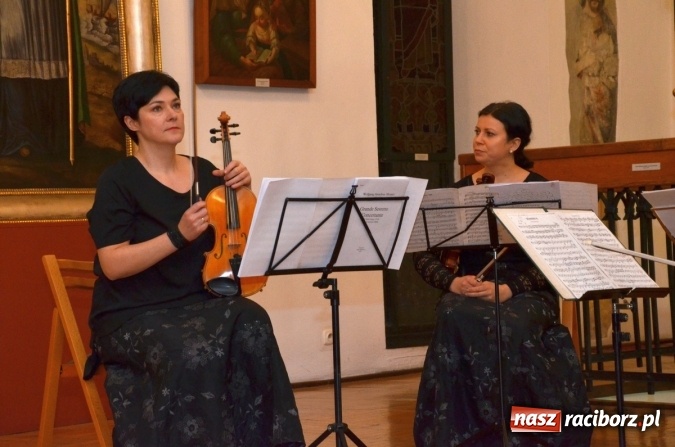 Zdjęcie w galerii na portalu naszraciborz.pl: Przedświąteczne muzyczne klimaty w Muzeum  wiadomości z regionu