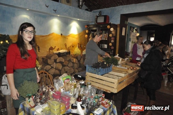 Zdjęcie w galerii na portalu naszraciborz.pl: Nie wyborcza, ale najprawdziwsza swojska, czyli BioBazar i kiełbasa radnego na Końcu Świata  wiadomości z regionu